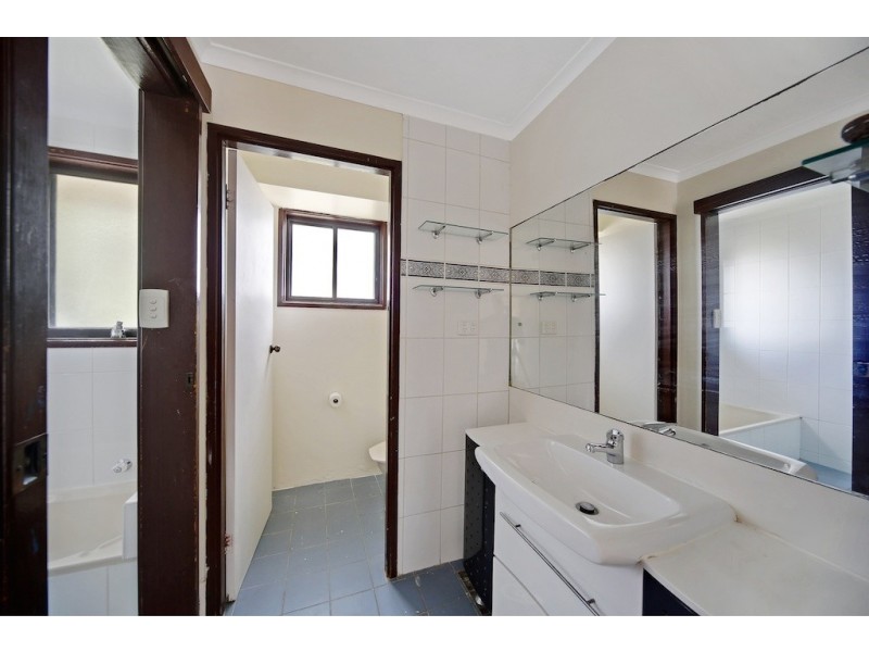 30 Thompson Place, Minto NSW 2566