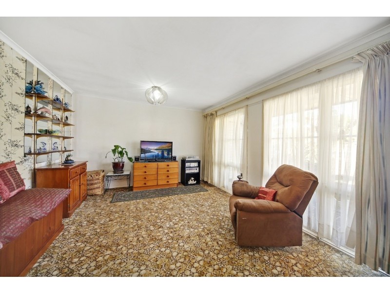 15 Elgata Crescent, Bradbury NSW 2560