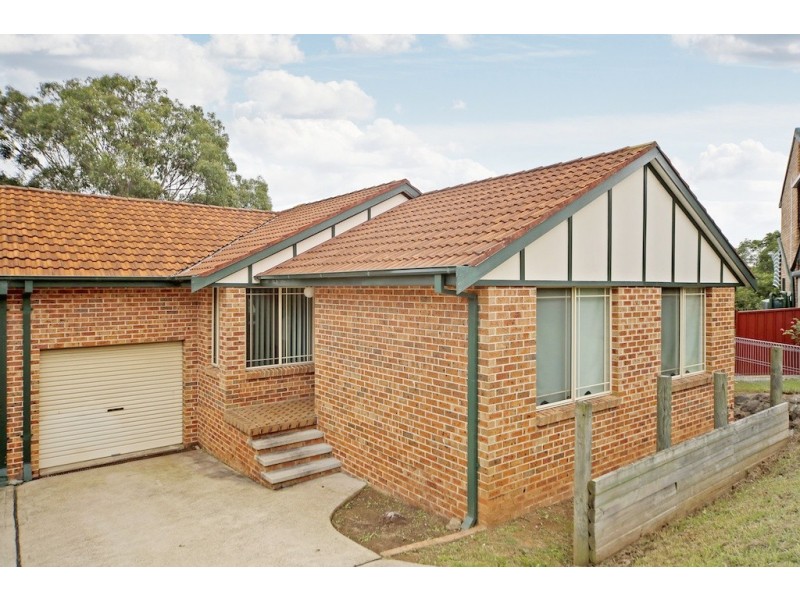 2/7 Clareville Close, Woodbine NSW 2560