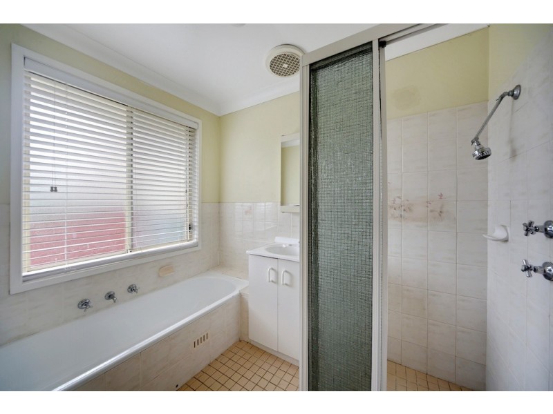 2/7 Clareville Close, Woodbine NSW 2560