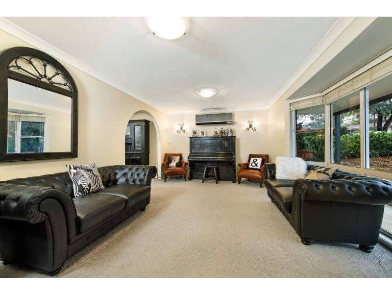 33 Parma Crescent, St Helens Park NSW 2560