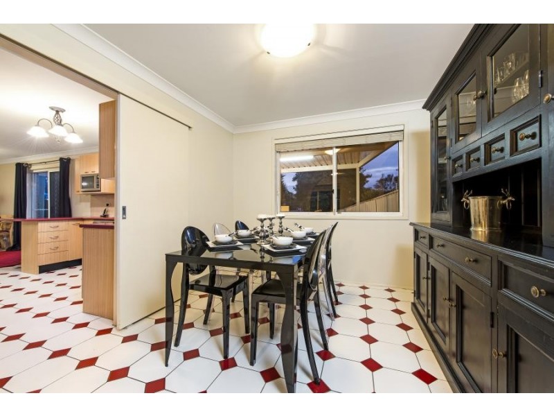 33 Parma Crescent, St Helens Park NSW 2560