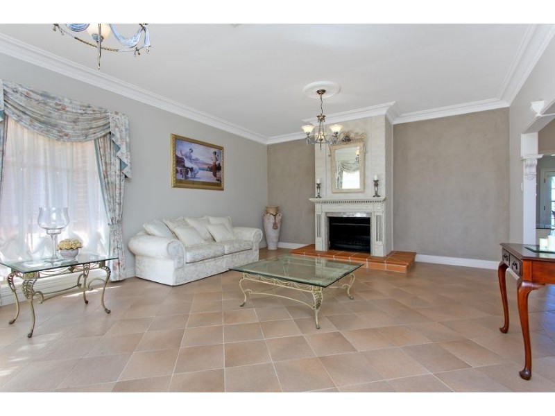 121 Eagleview Road, Minto Heights NSW 2566