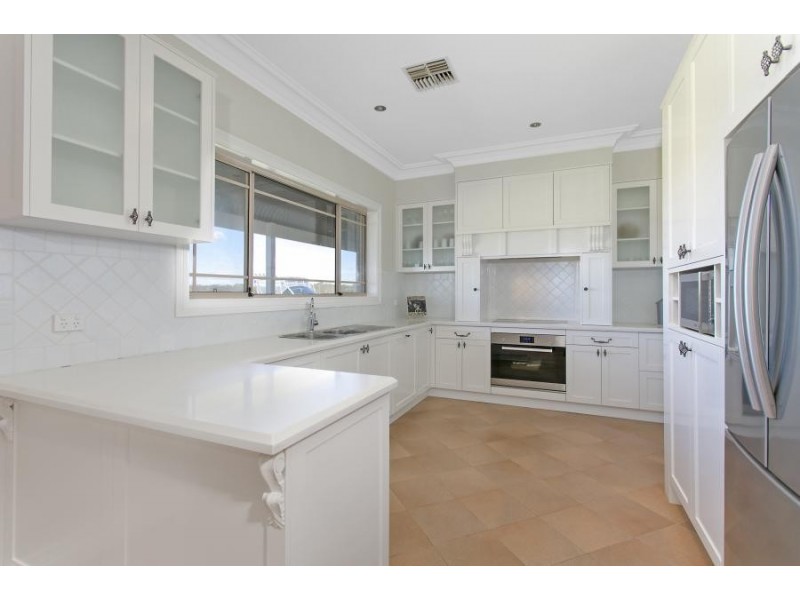 121 Eagleview Road, Minto Heights NSW 2566