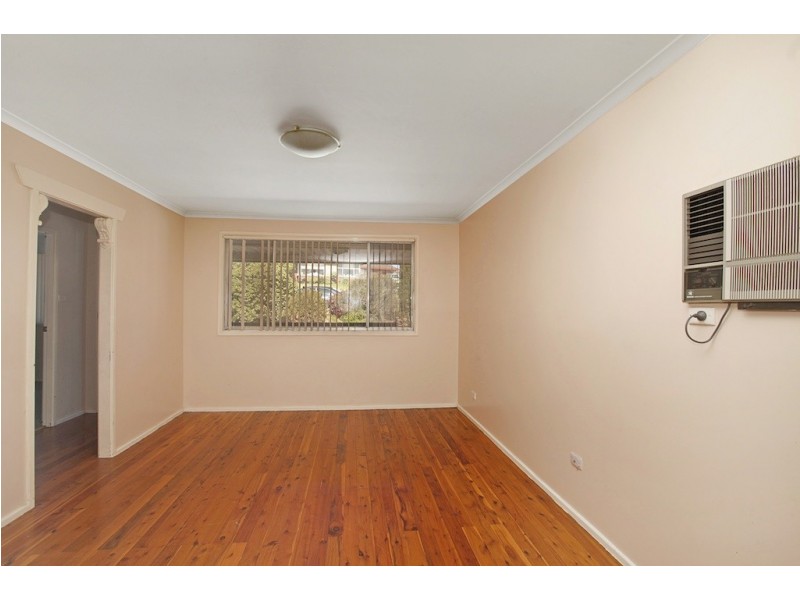 12 Selkirk St, St Andrews NSW 2566