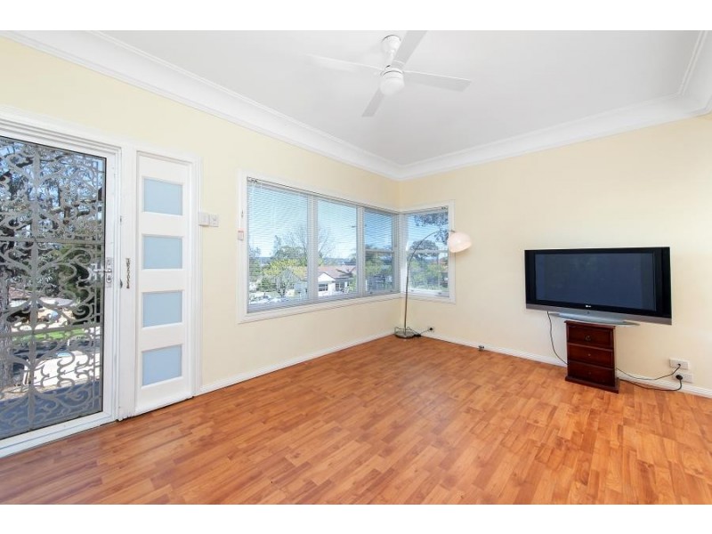 38 Donaldson Street, Bradbury NSW 2560
