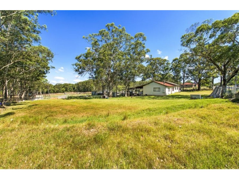 27 Eagleview Road, Minto NSW 2566