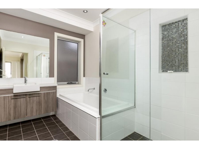 193 Longhurst Road, Minto NSW 2566