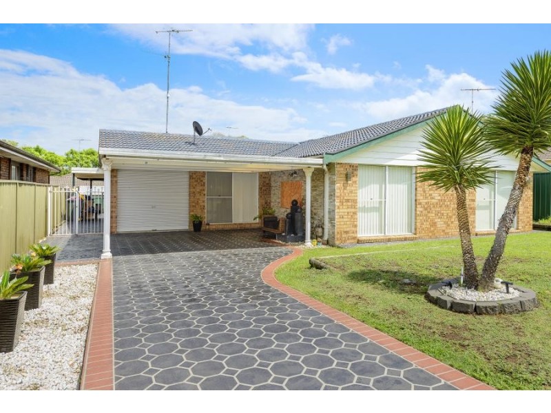 3 Welch Place, Minto NSW 2566
