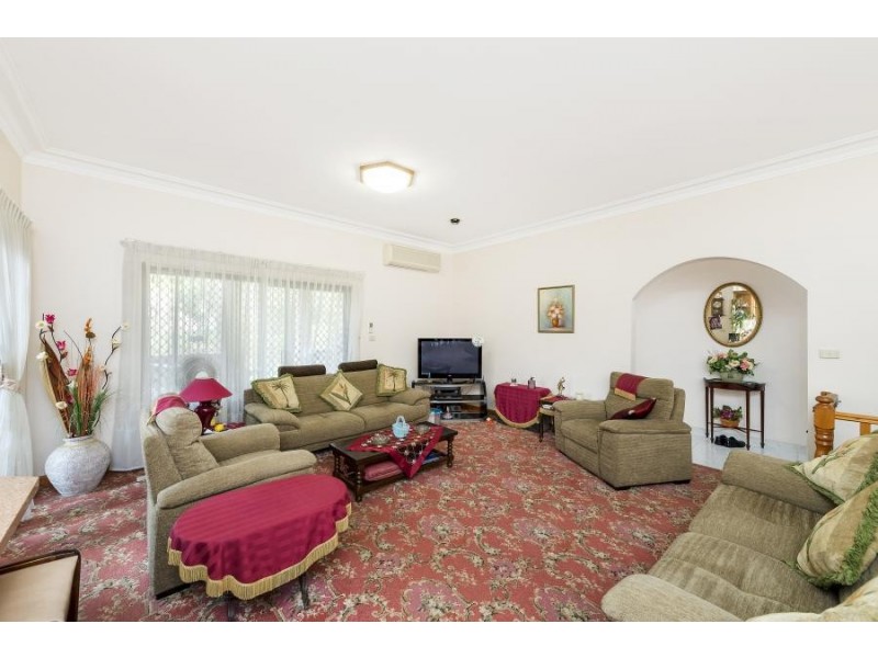 22 Clareville Close, Woodbine NSW 2560