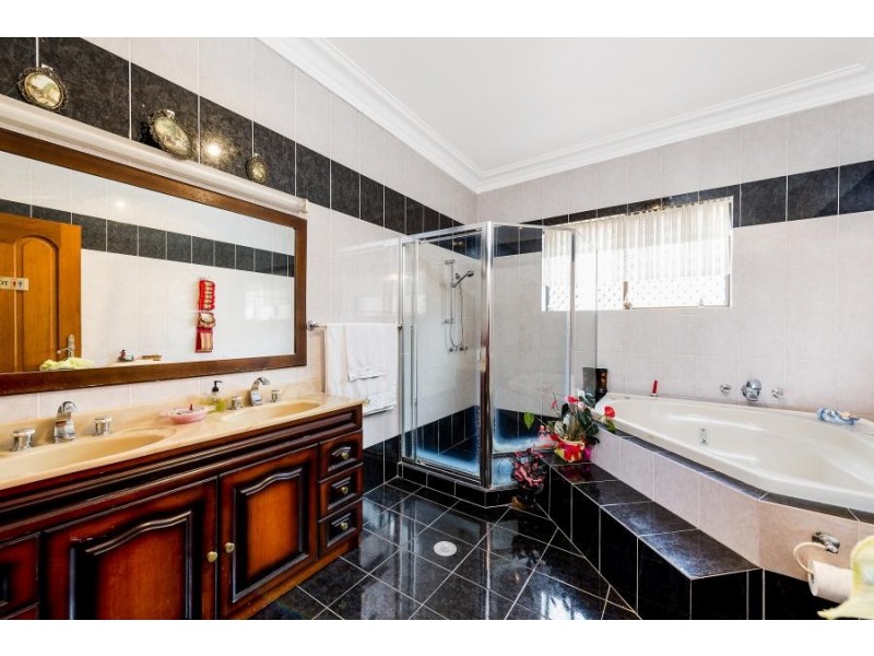 22 Clareville Close, Woodbine NSW 2560