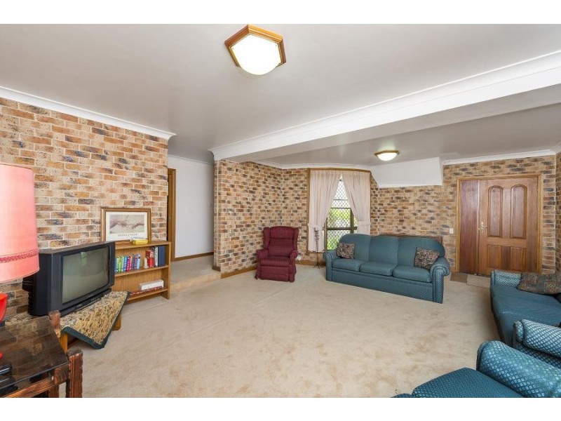 22 Clareville Close, Woodbine NSW 2560
