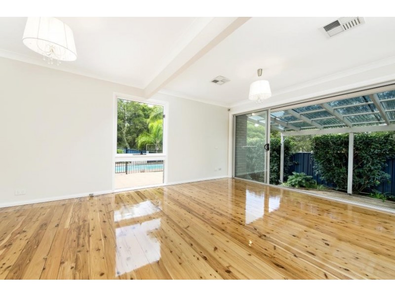 8 Cochrane Street, Minto NSW 2566
