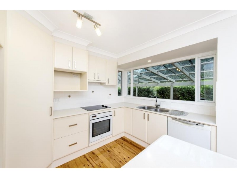 8 Cochrane Street, Minto NSW 2566