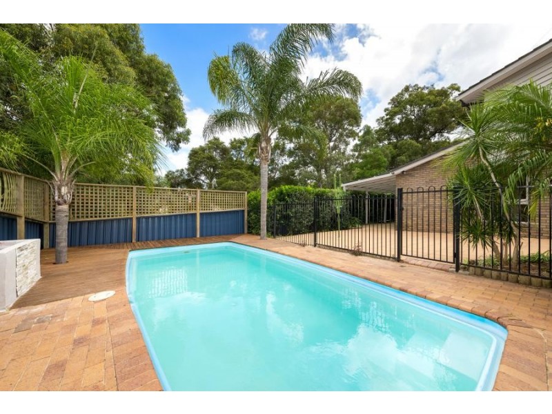 8 Cochrane Street, Minto NSW 2566