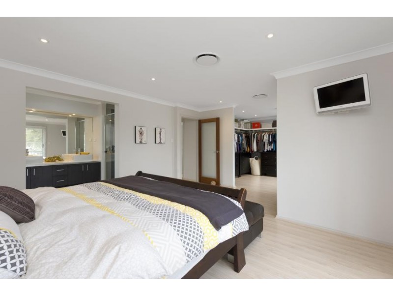 8 Glass House Boulevard, Minto NSW 2566