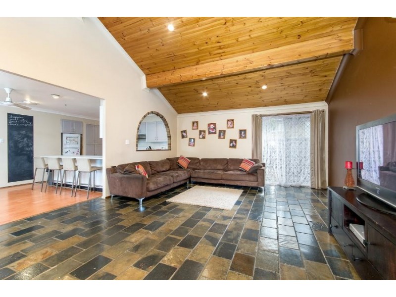 10 Fairlight Place, Woodbine NSW 2560