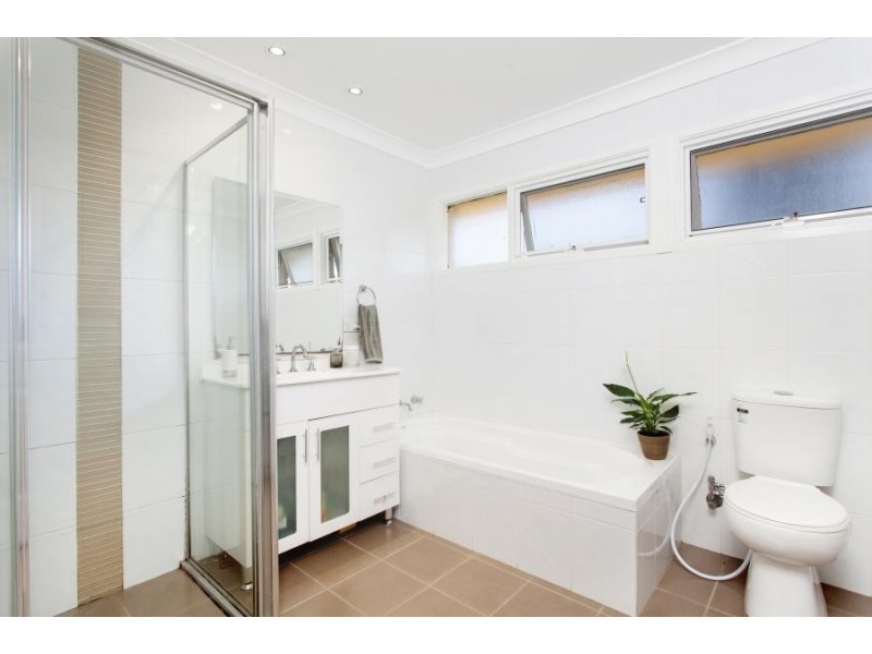 27 Jacaranda Avenue, Bradbury NSW 2560