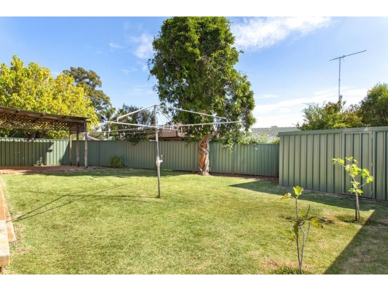 27 Jacaranda Avenue, Bradbury NSW 2560
