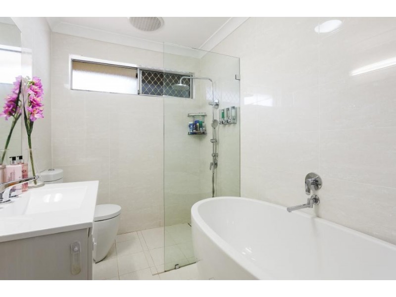 6 Blanche Street, Minto NSW 2566