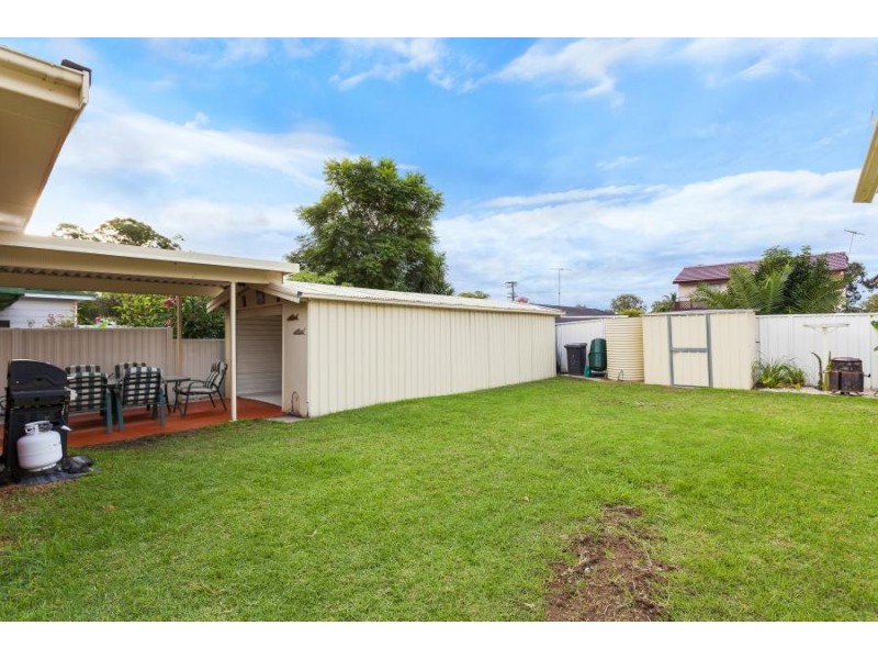 6 Blanche Street, Minto NSW 2566