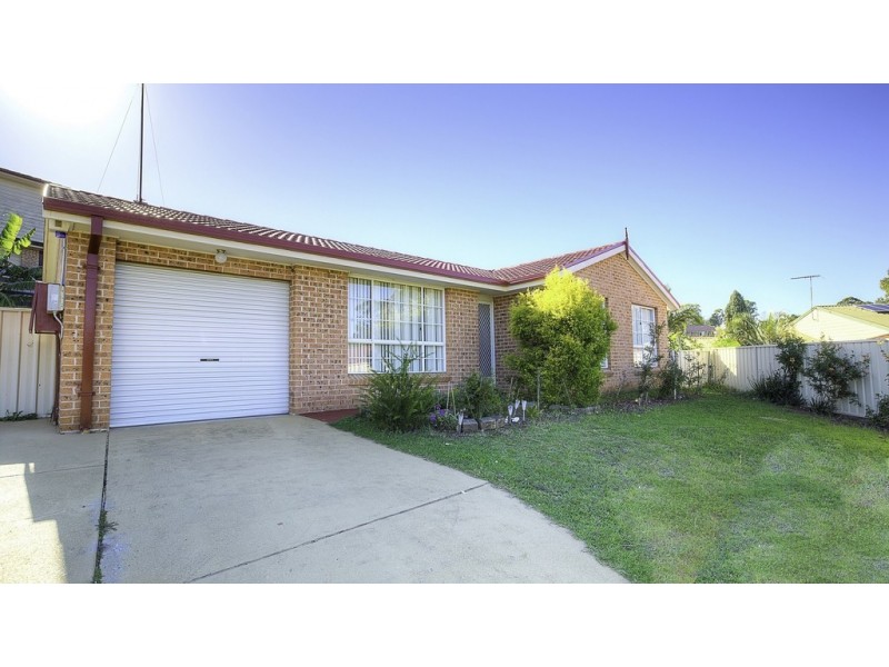 6 Glenella Way, Minto NSW 2566
