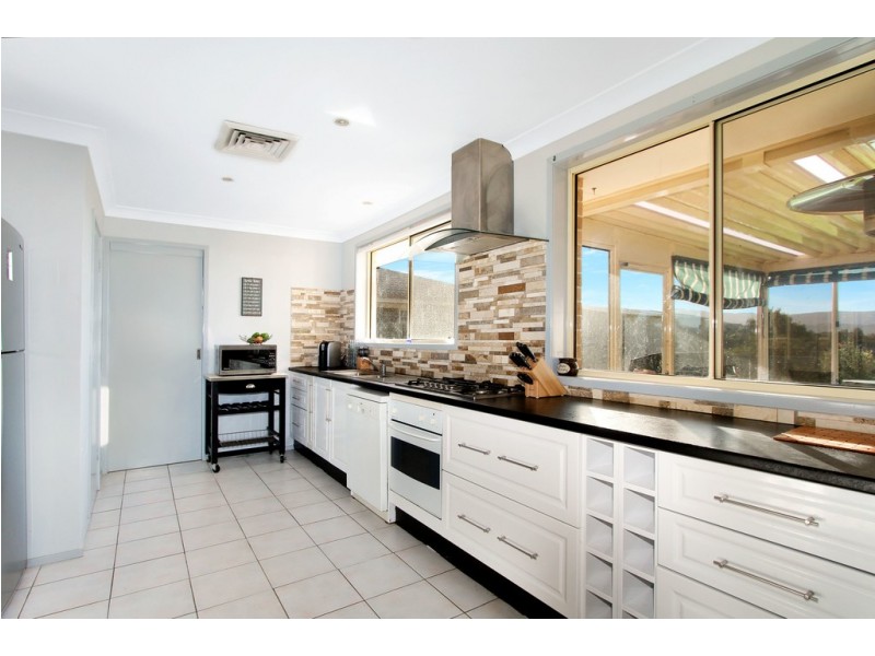 14 Ashburton Drive, Albion Park NSW 2527