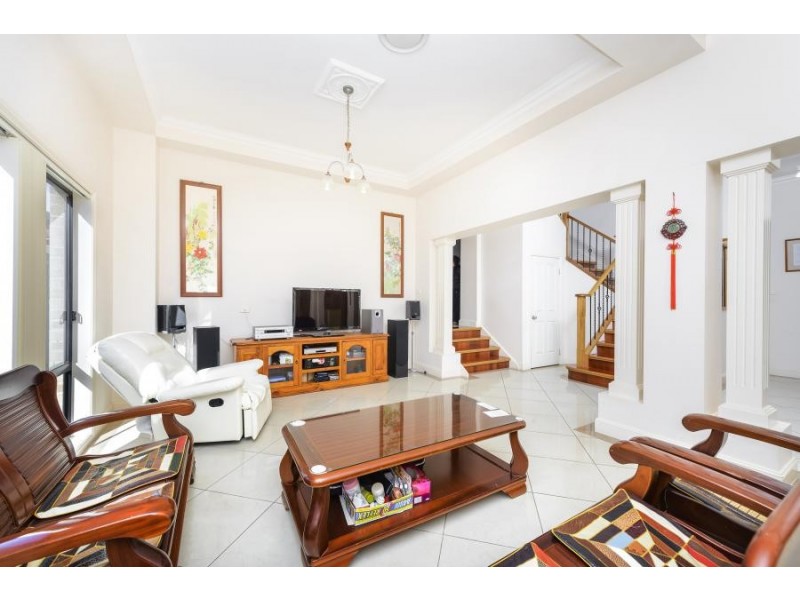 145 Welling Drive, Mount Annan NSW 2567