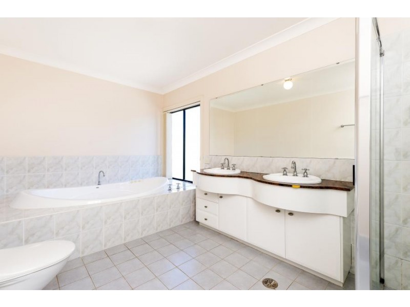 145 Welling Drive, Mount Annan NSW 2567