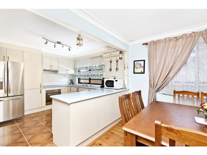 4 Ohlfsen Road, Minto NSW 2566