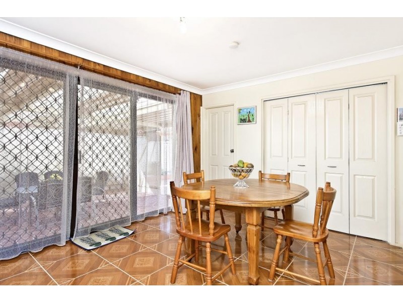 4 Ohlfsen Road, Minto NSW 2566