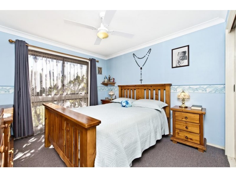 4 Ohlfsen Road, Minto NSW 2566