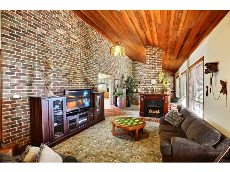 2 Gowan Place, Denham Court NSW 2565