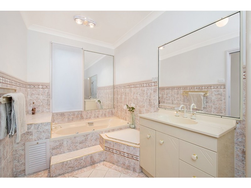24 Burrinjuck Street, Leumeah NSW 2560
