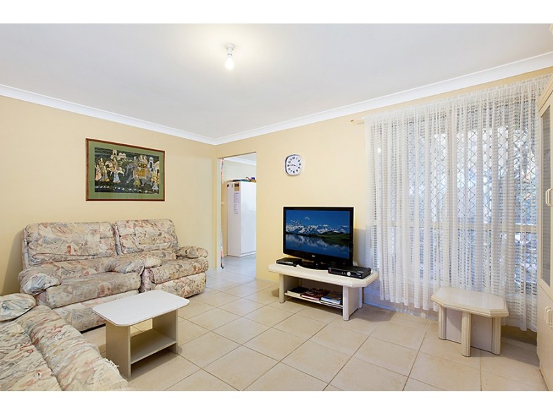 2/74 Fenton Crescent, Minto NSW 2566