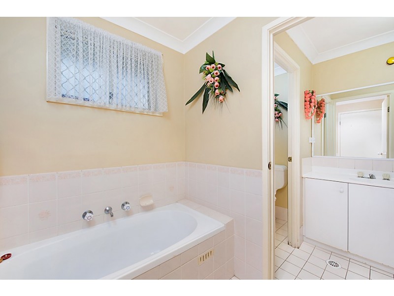 2/74 Fenton Crescent, Minto NSW 2566