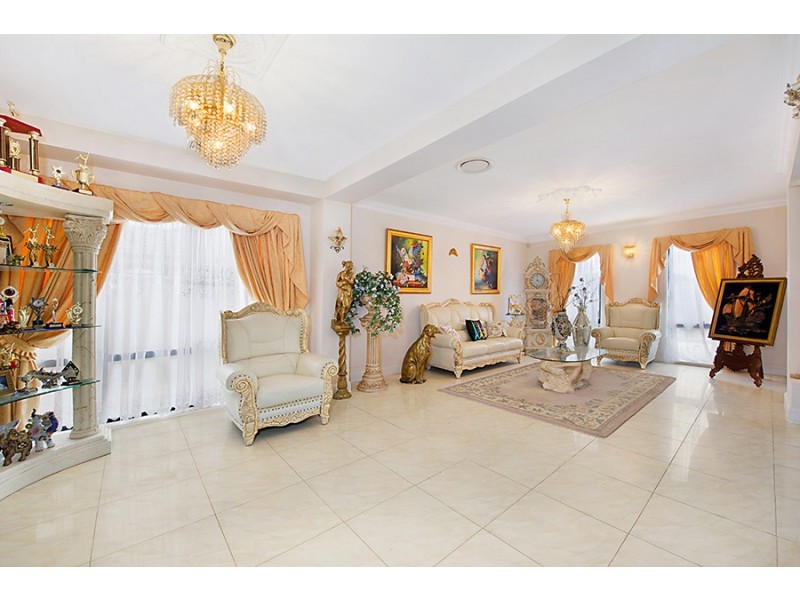 31 Fullerton Circuit, St Helens Park NSW 2560
