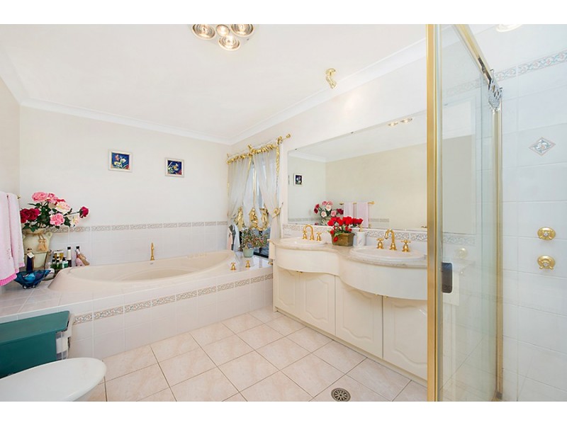 31 Fullerton Circuit, St Helens Park NSW 2560