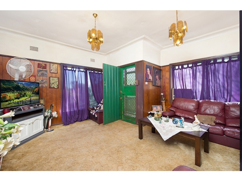 5 Sheather Place, Campbelltown NSW 2560