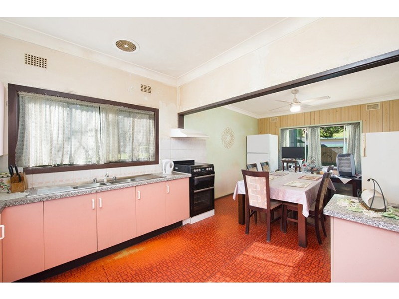 5 Sheather Place, Campbelltown NSW 2560