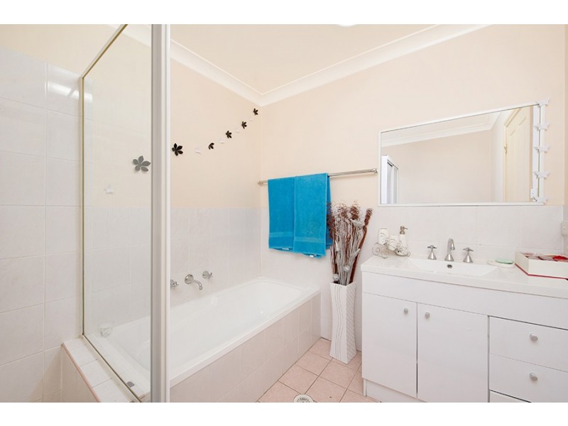 5/10 Peacock Close, Green Valley NSW 2168