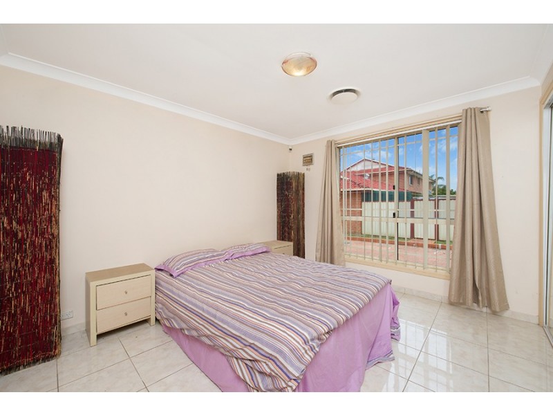 5/10 Peacock Close, Green Valley NSW 2168