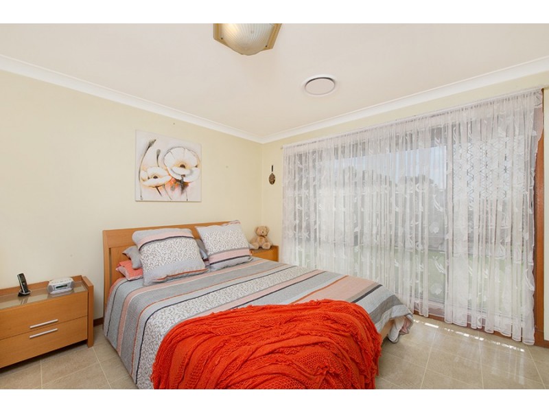 18 Underwood Street, Minto NSW 2566