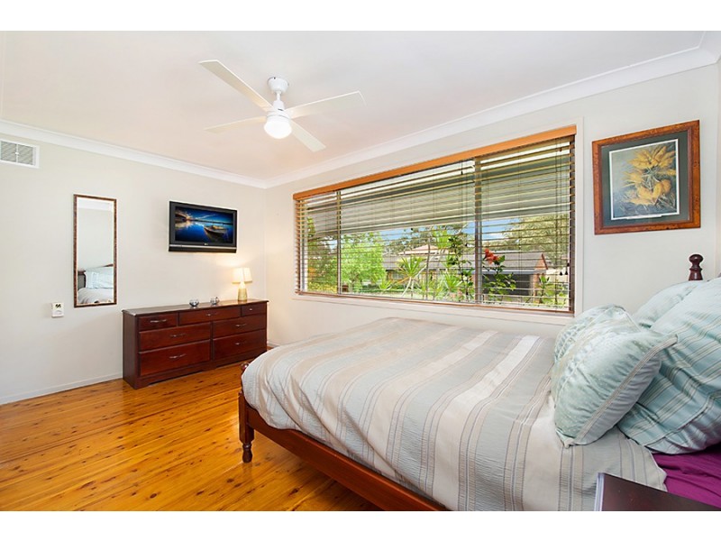 61 Pinaroo Crescent, Bradbury NSW 2560