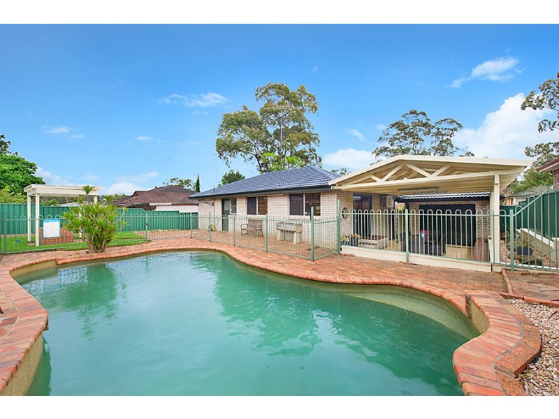61 Pinaroo Crescent, Bradbury NSW 2560