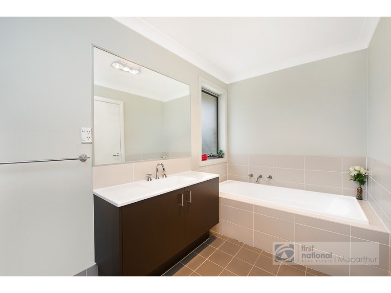 10 Kippax Avenue, Leumeah NSW 2560