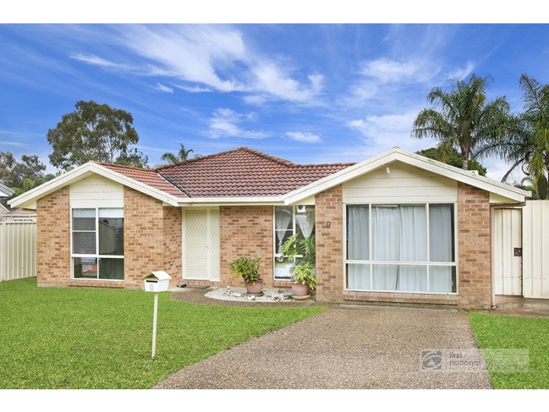 9 Cowan Place, St Helens Park NSW 2560
