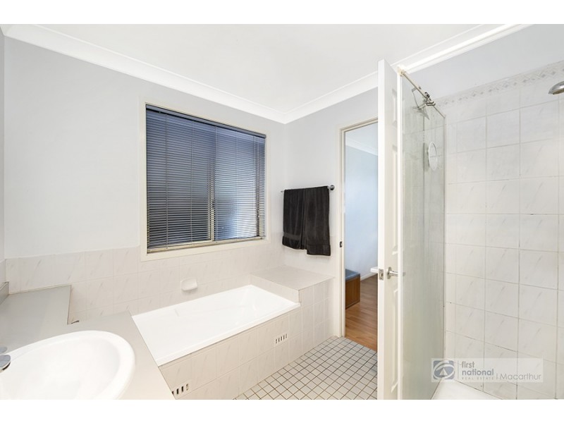 9 Cowan Place, St Helens Park NSW 2560