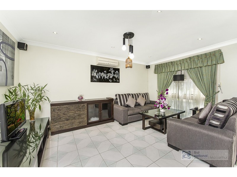 9 Crozier Street, Eagle Vale NSW 2558