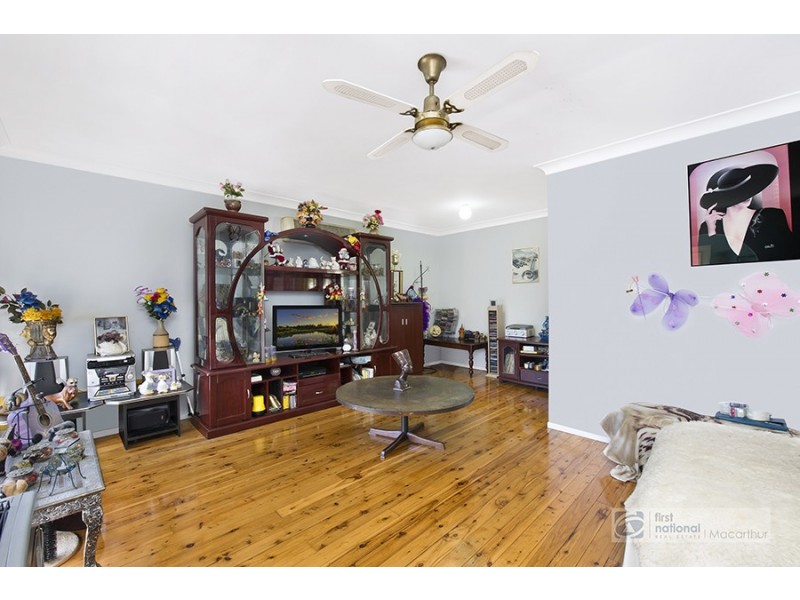 2 Moffat Place, Minto NSW 2566